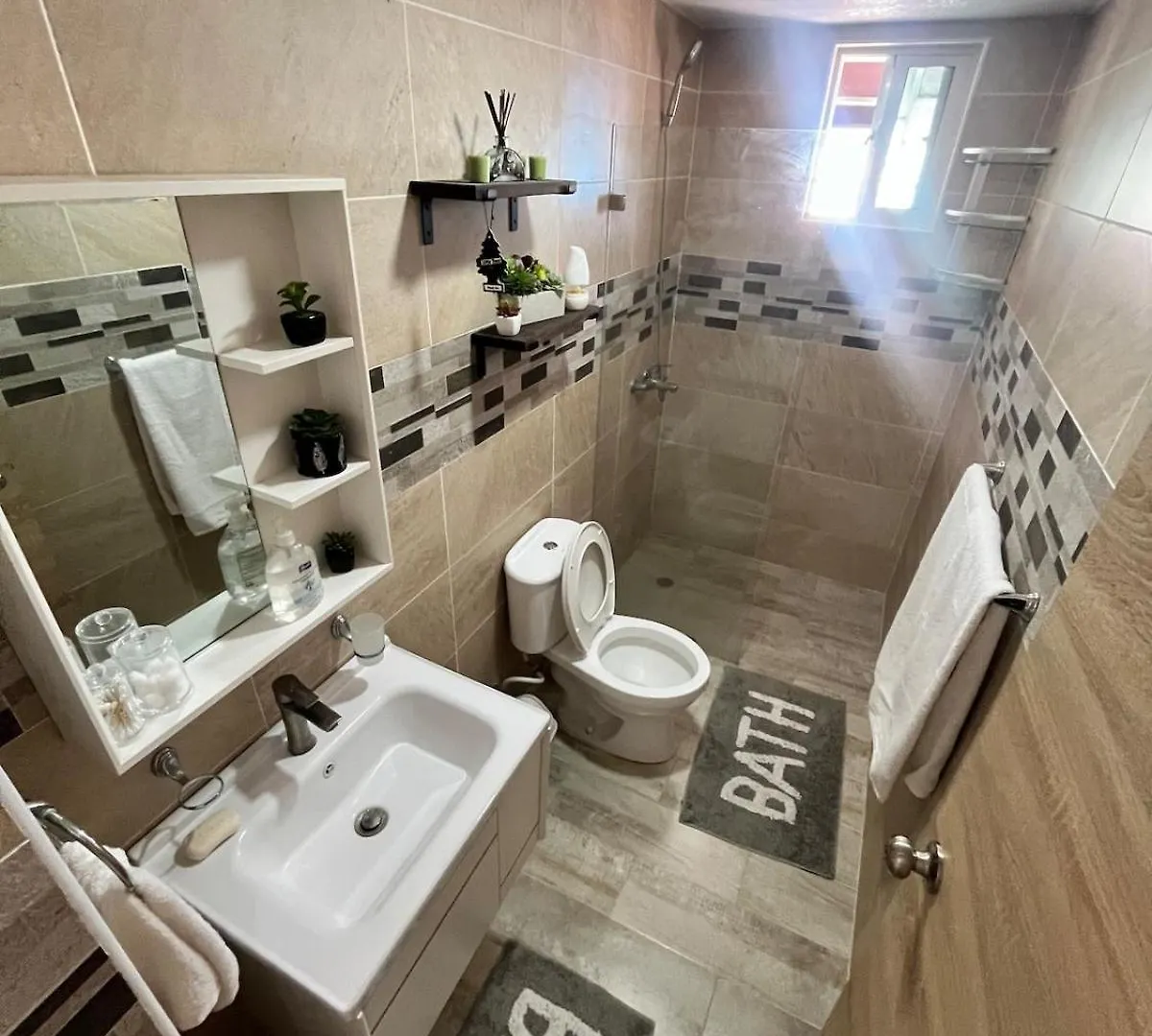 Modern 2-Bedroom Apartment Near The Airport Santo Domingo Dominican Republic