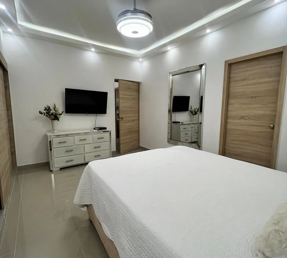 Modern 2-Bedroom Apartment Near The Airport Santo Domingo